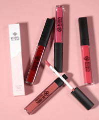 Lip Gloss: Lustrous Lip Luminescence
